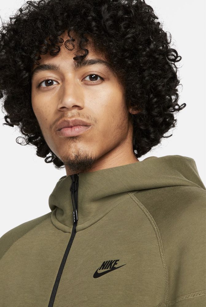 Nike Tech Fleece ОРИГИНАЛЕН мъжко горнище - L/XL