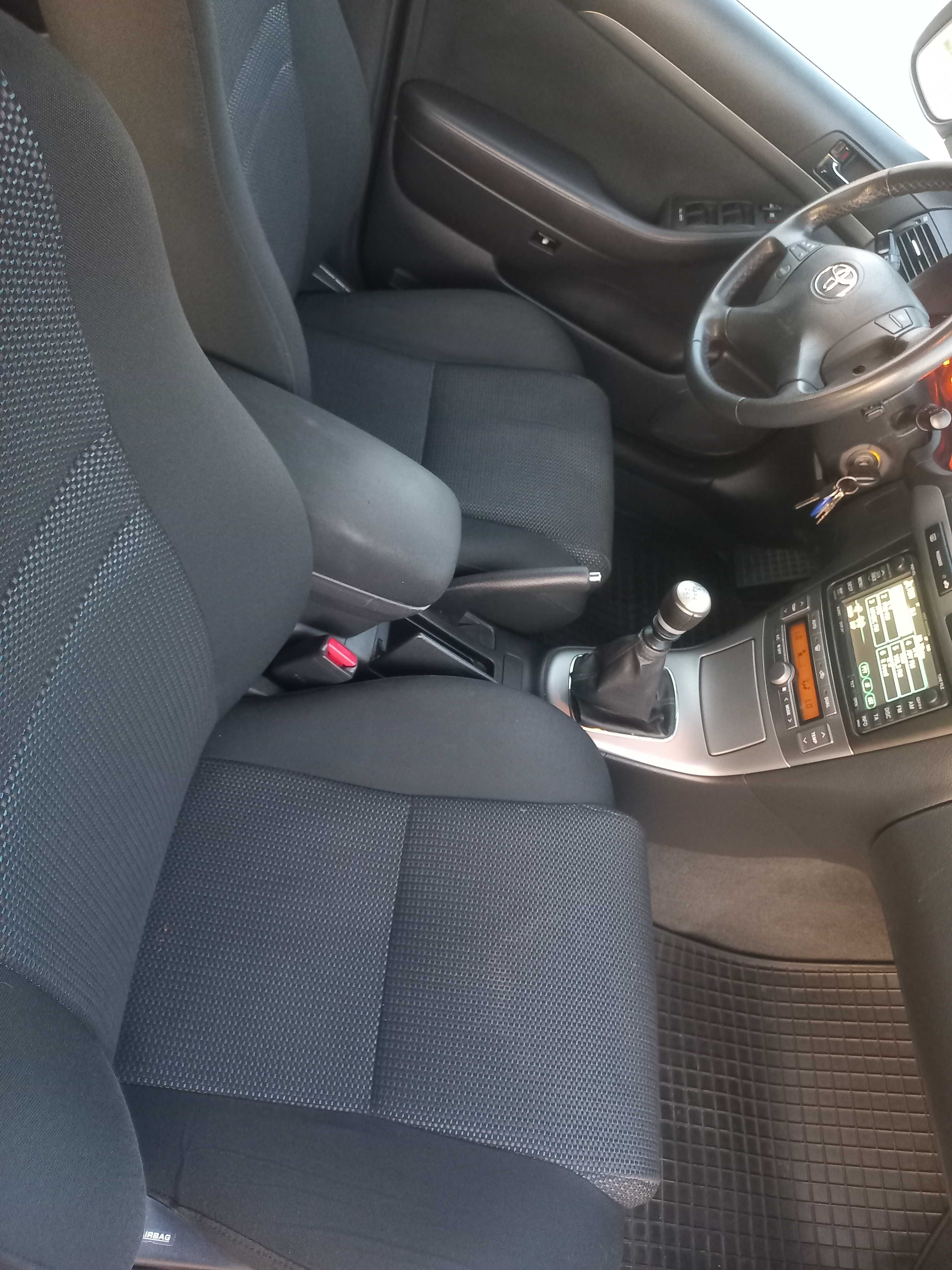 Toyota Avensis T25