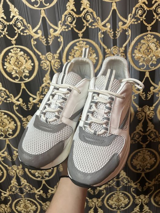 Dior b22 albi ca noi
