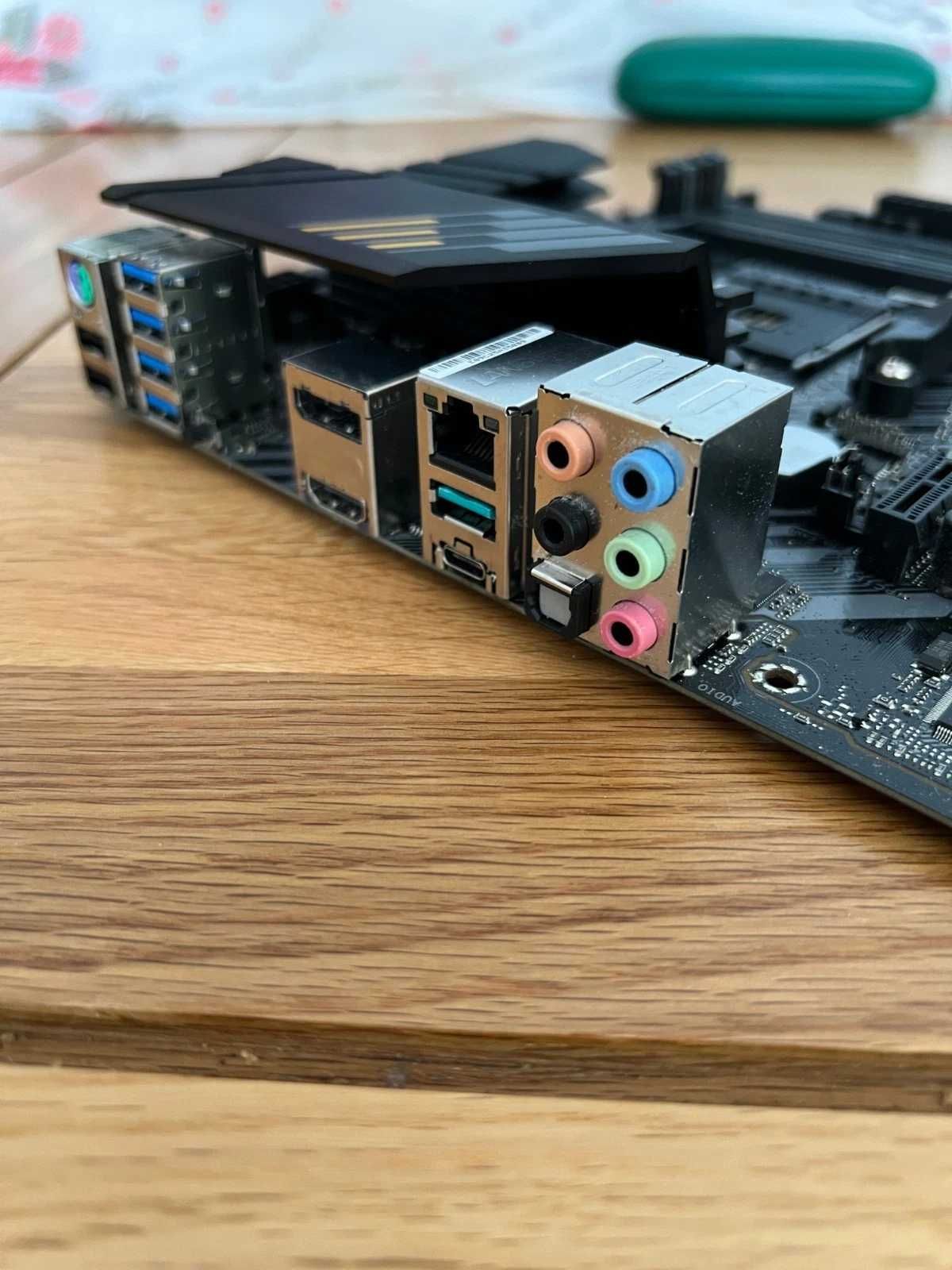 Asus TUF B550M-Plus Gaming + RYZEN 5 5600X 6-Core (4.6 GHz ) AM4
