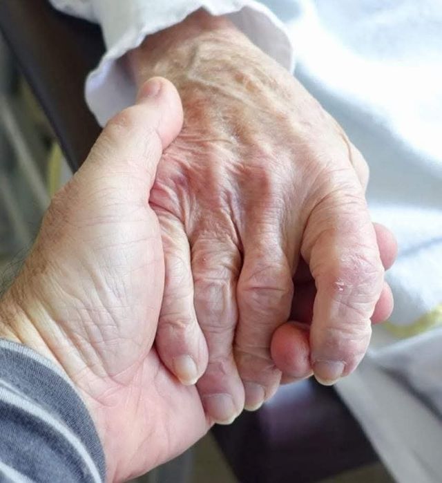 Servicii de ingrijire persoane in vârstă