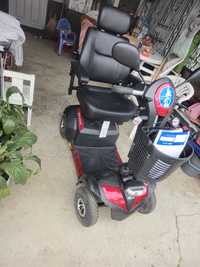 Електрически инвалиден скутер