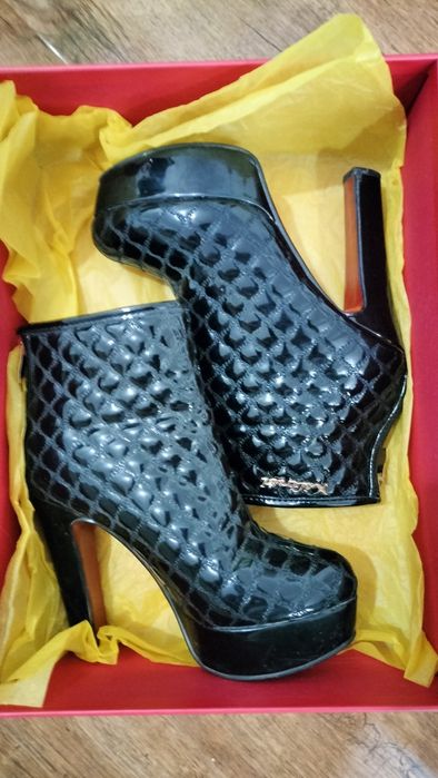 Botine / cizme  foarte comode 37