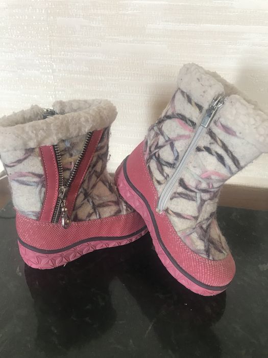 Продам валенки на девочку