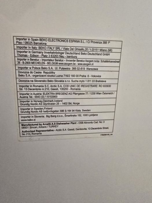 Masina de vase Beko