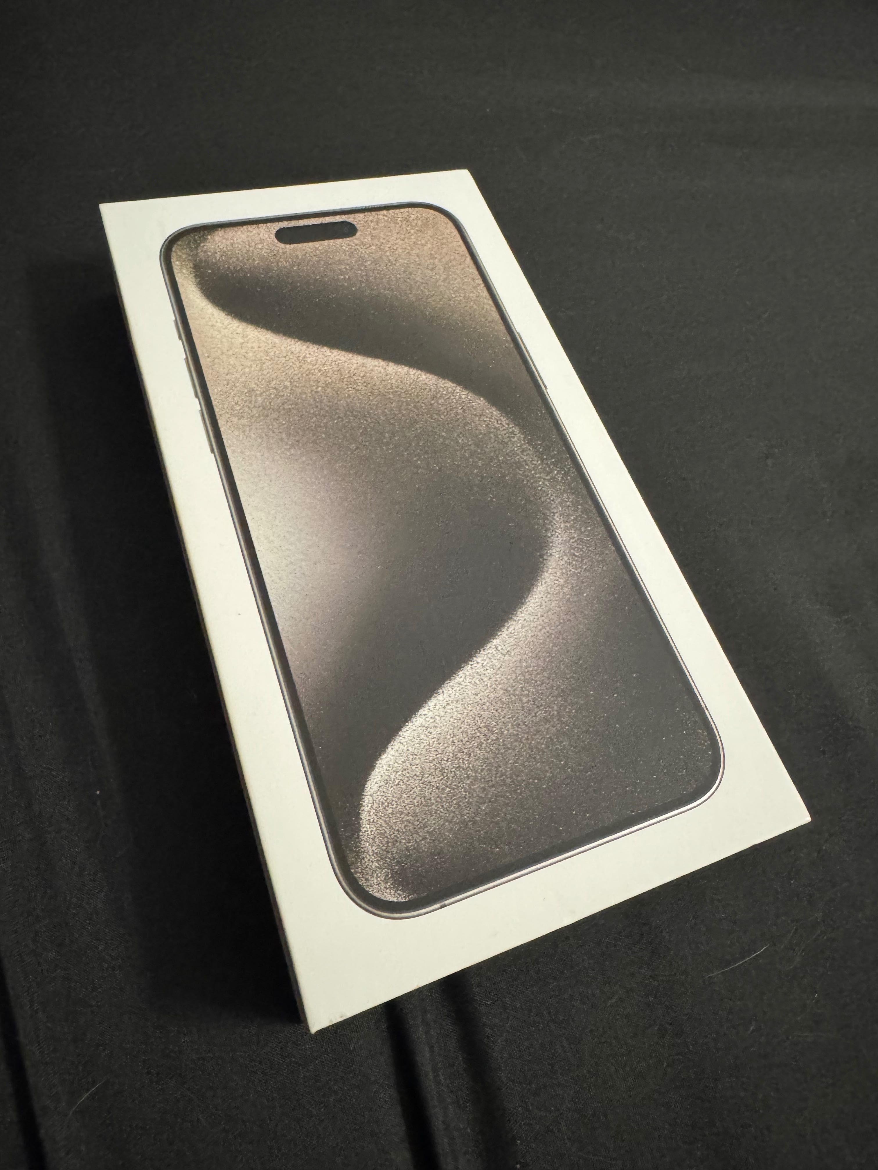 Apple İphone 15 pro max  гаранция