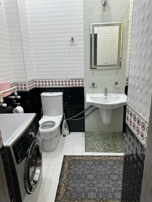Oybek metroga yaqin joyda bez makler kvartira qizlaga bollaga