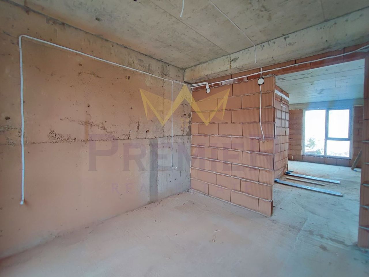 Продава се Тристаен апартамент в Балчик - 80 кв.м за 1363 €/кв.м - Снимка #3