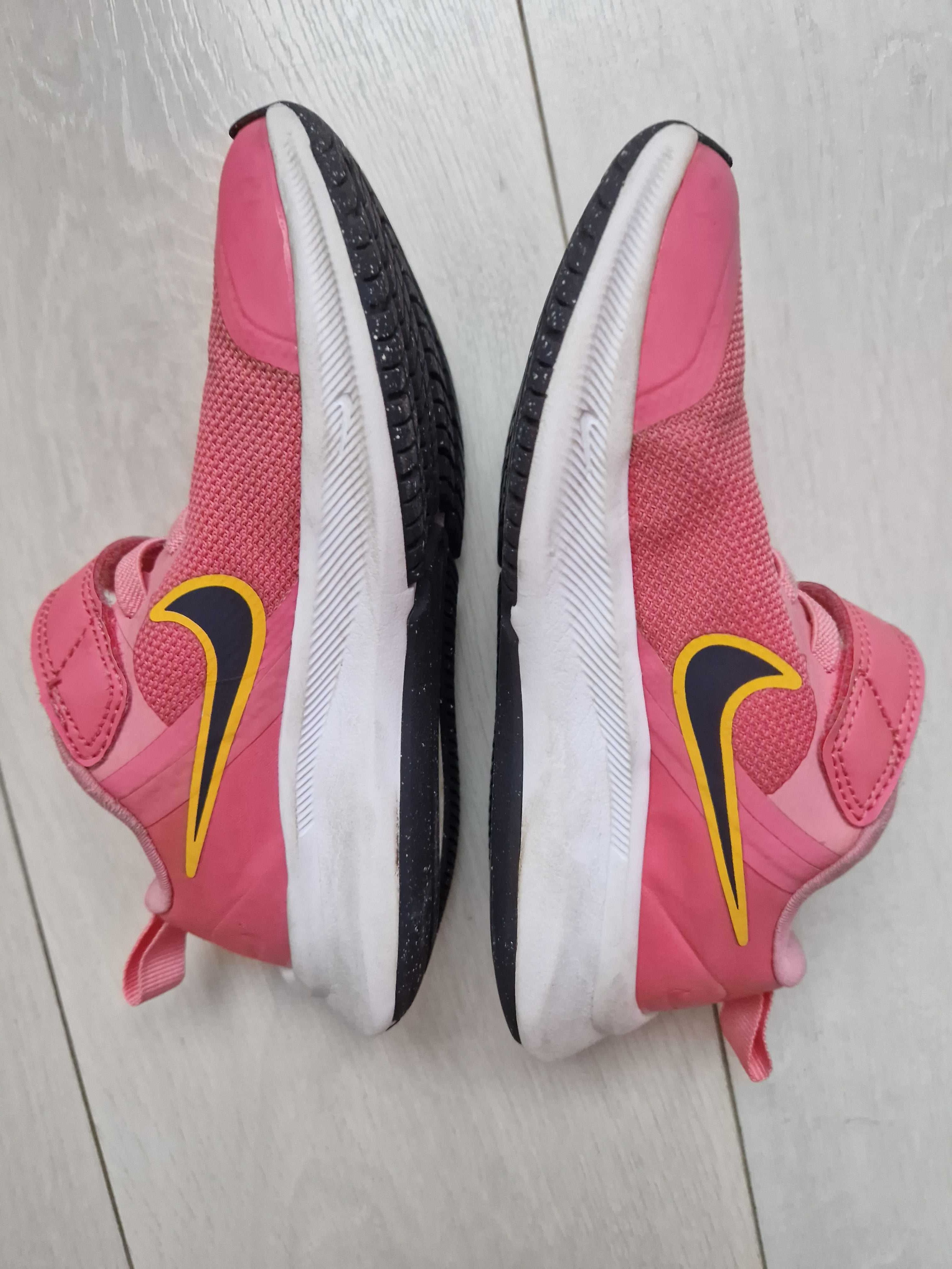 Розови маратонки Nike 28