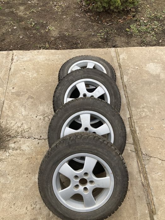 Продам зимнюю резину с дисками на ауди