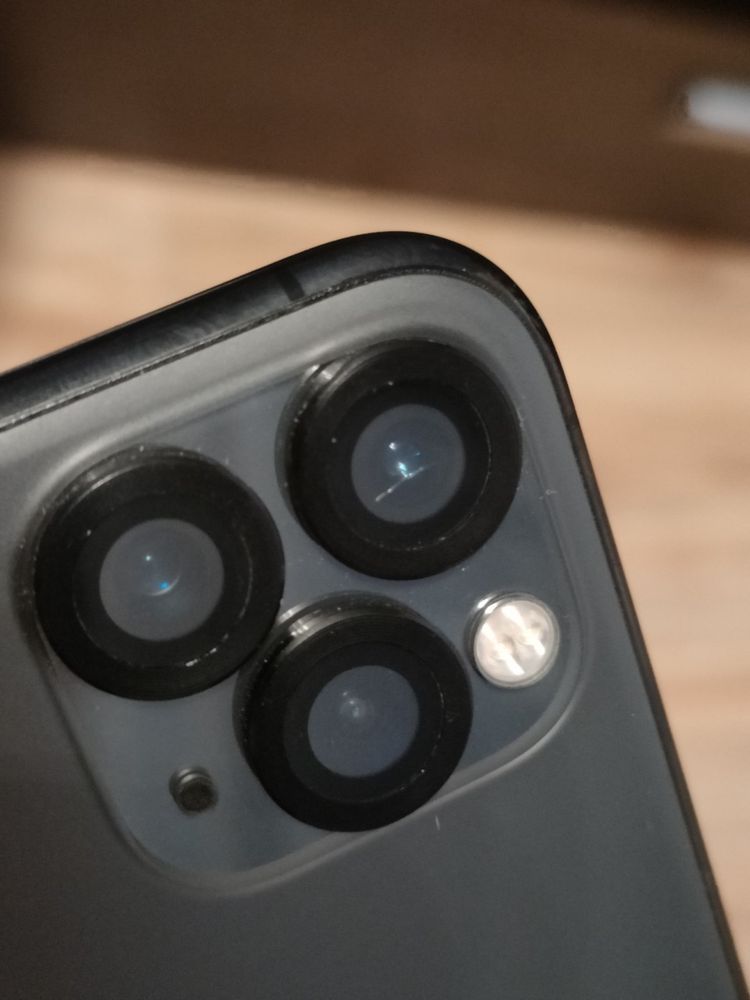 iphone 11 pro.