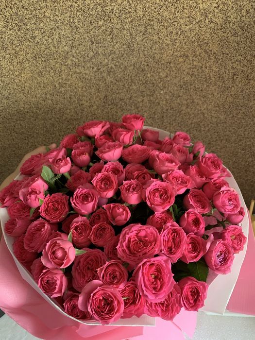 Продается букет из кустовых роз