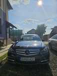 Vând Mercedes C 220