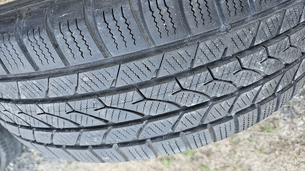 2бр гуми 215 60 16 фалкен
