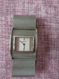 Продавам дамски часовник DKNY