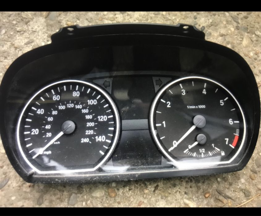 Ceasuri bord bmw e81 e87. An 2009