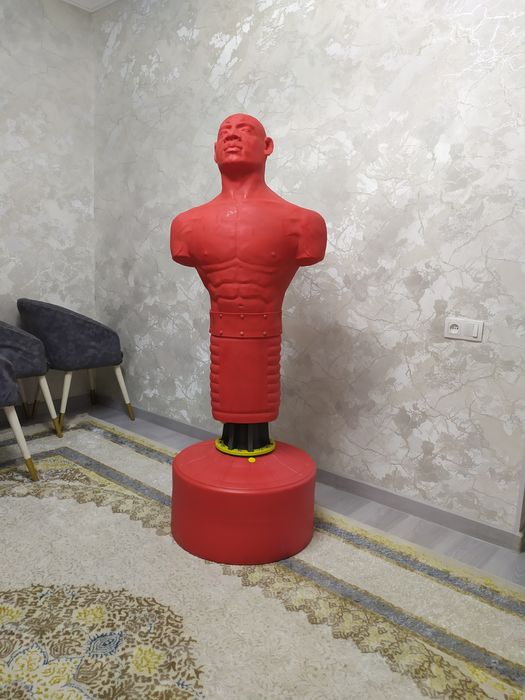 Продам манекен Герман, оригинал. 170 см. Состояние отличное.