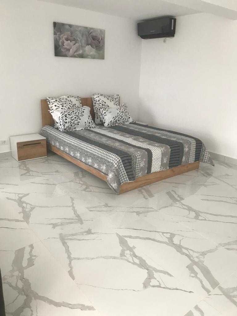 Regim Hotelier/Garsonieră 50 mp/balcon , spațios, curat, modern.