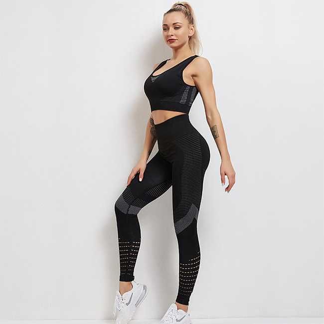 Дамски спортен комплект с повдигащ ефект, бюстие и клин, Push Up ефект