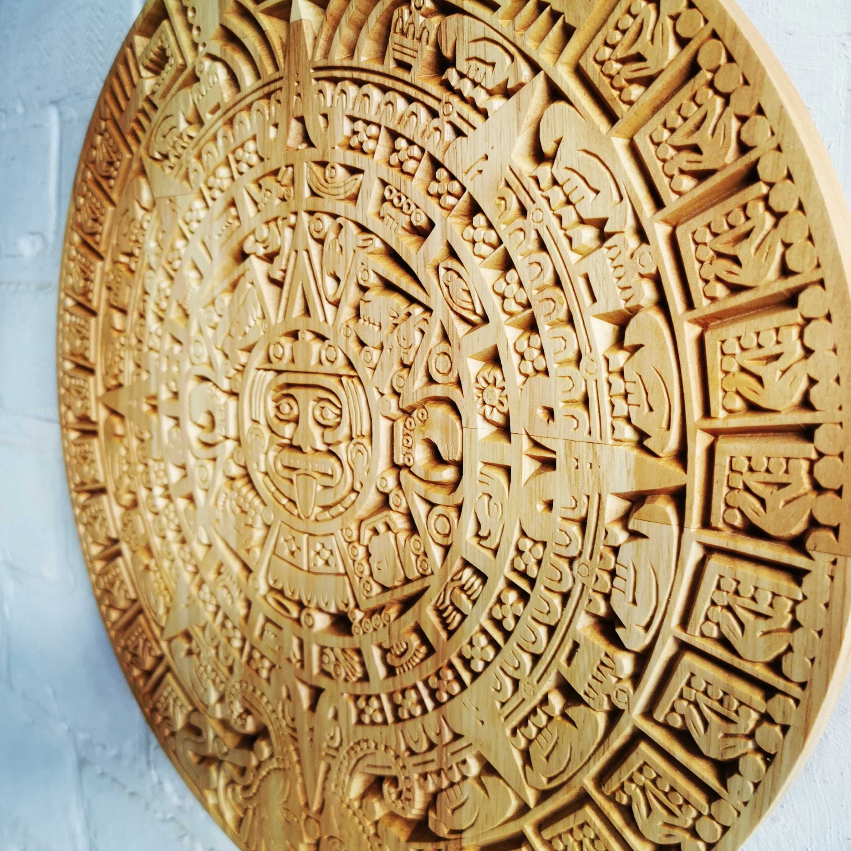 Календар на Ацтеките дърворезба