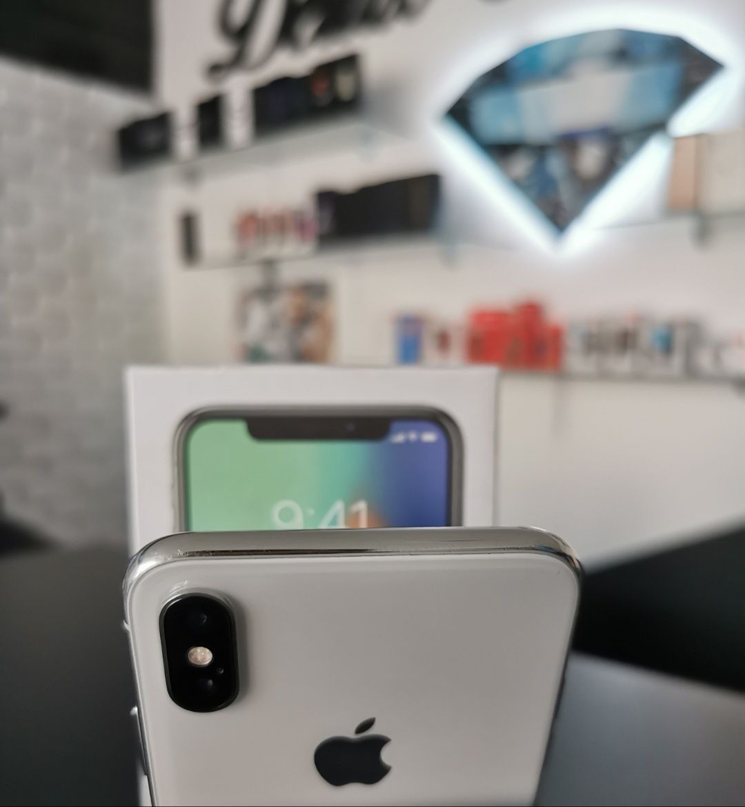 Iphone X / Silver / FACE ID DEFECT / Delux Area