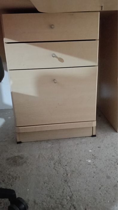 Masa de birou si dulap cu sertare