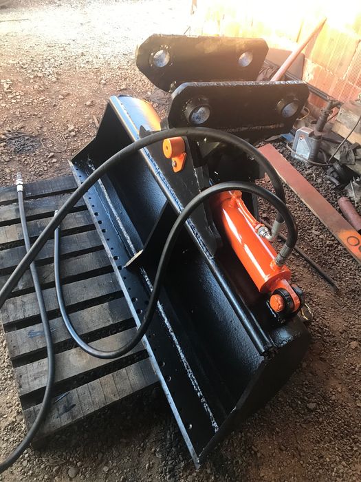 Cupa taluz inclinabila Buldoexcavator/ Excavator 5-8 t