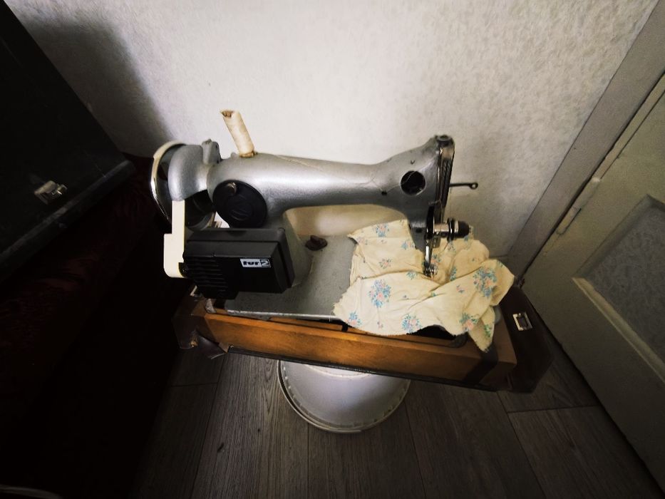 Швейная машинка Tur2