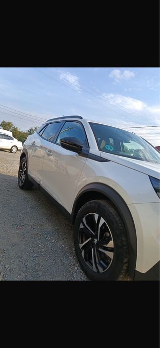 Vand Peugeot 2008 din 2023 stare impecabila