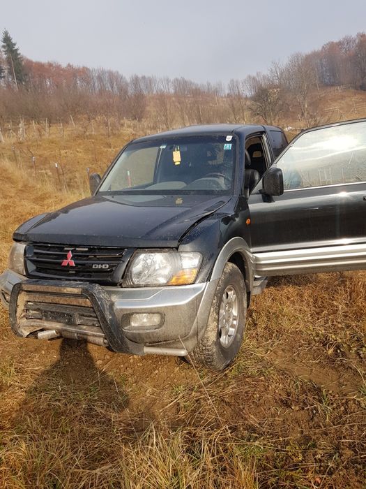 Dezmembrez mitsubishi pajero mk3 motor 3.2 cutie automat super select.