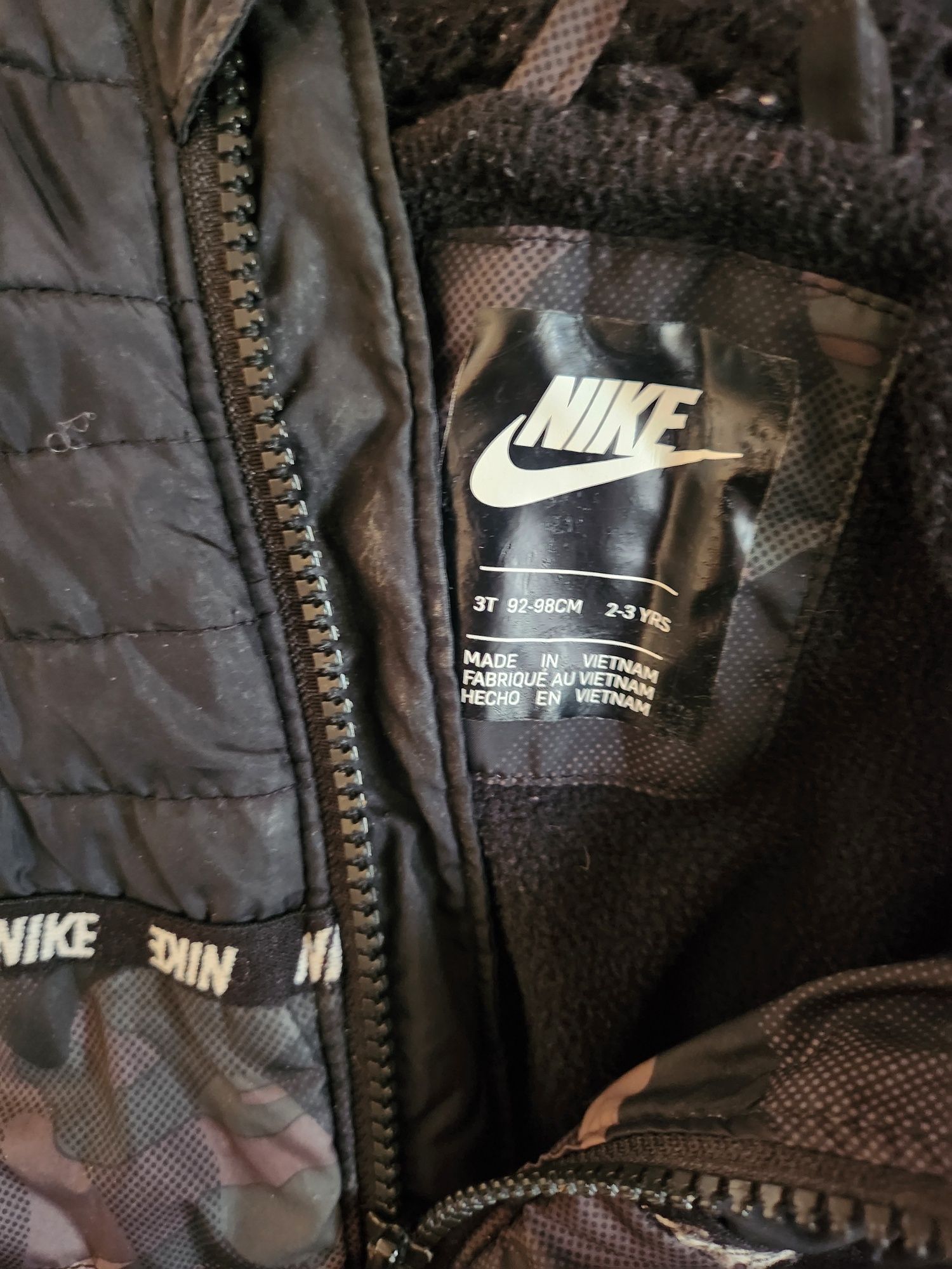 Яке Nike размер 92-98см.