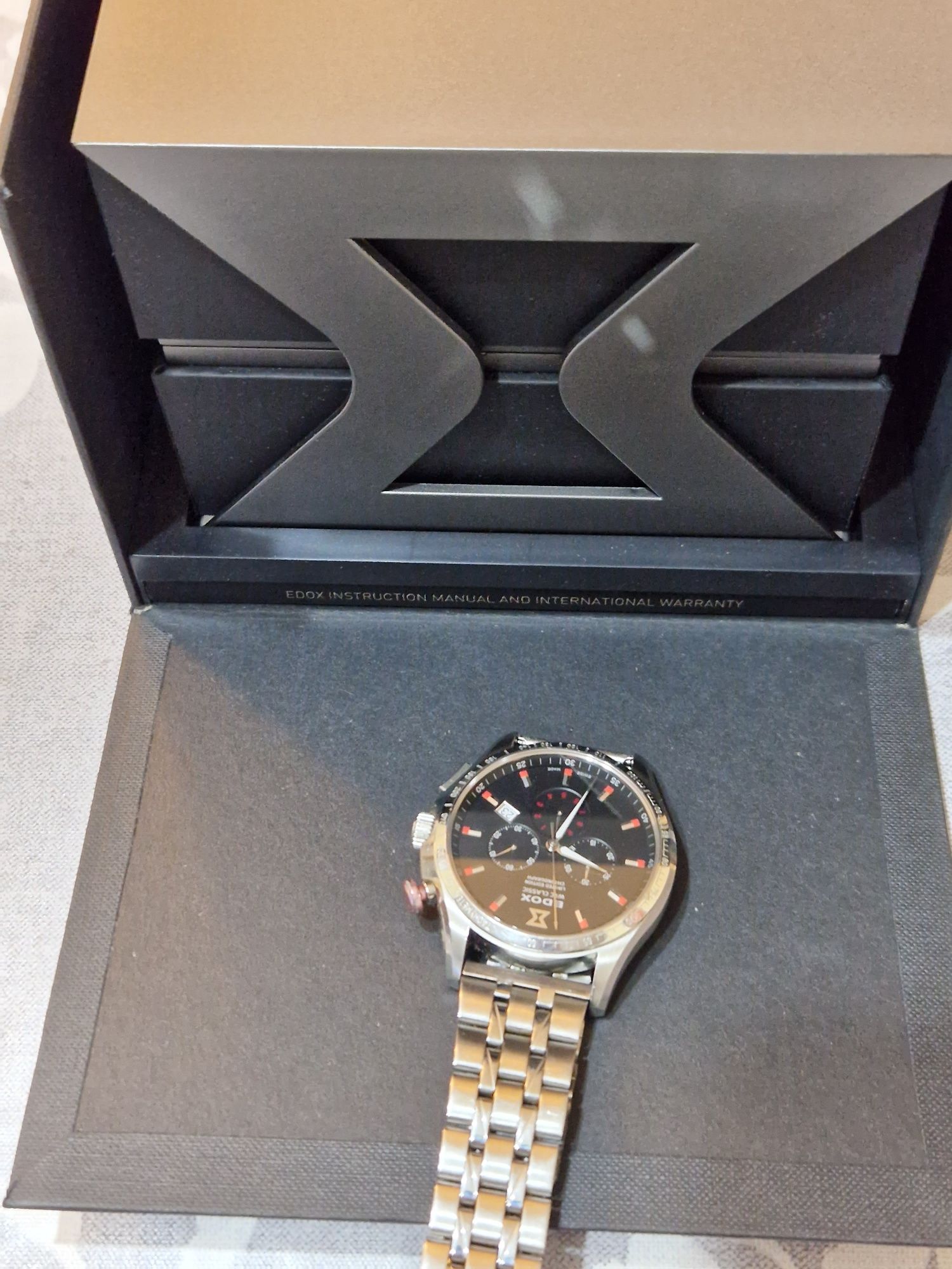 Продавам швейцарски часовник Edox WRC CLASSIC- limited edition chronog