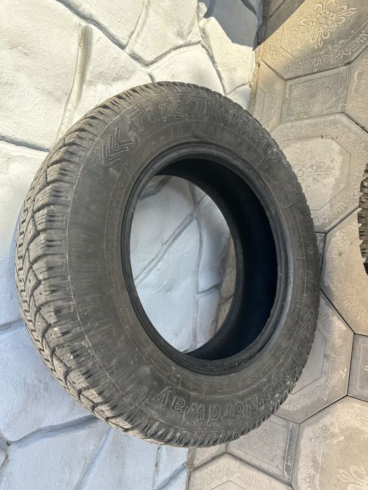 Шипованные зимние шины R14, 3 шт, хорошее состояние