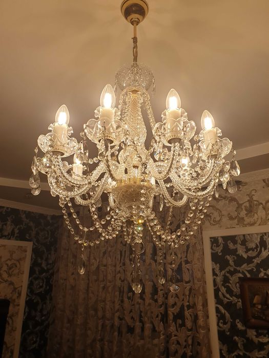 Продам люстру хрустальную