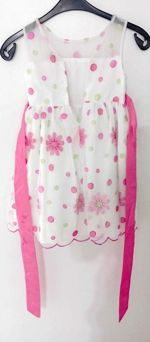 Rochiță superbă, cu buline și flori, fete 7-10 ani