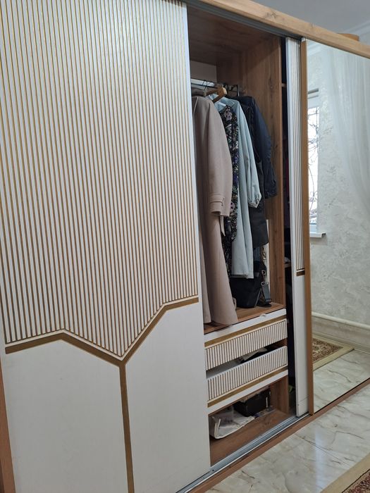 Продаю   шифоньер