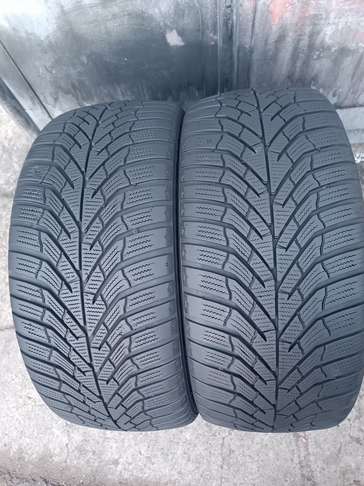 225/40/18 Kumho Дот 3022