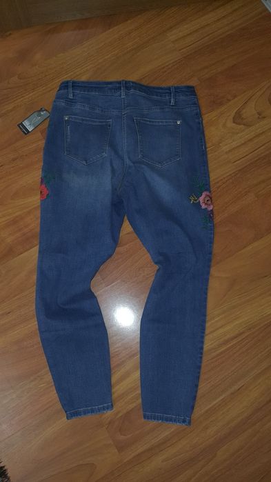 Blugi dama cu broderie