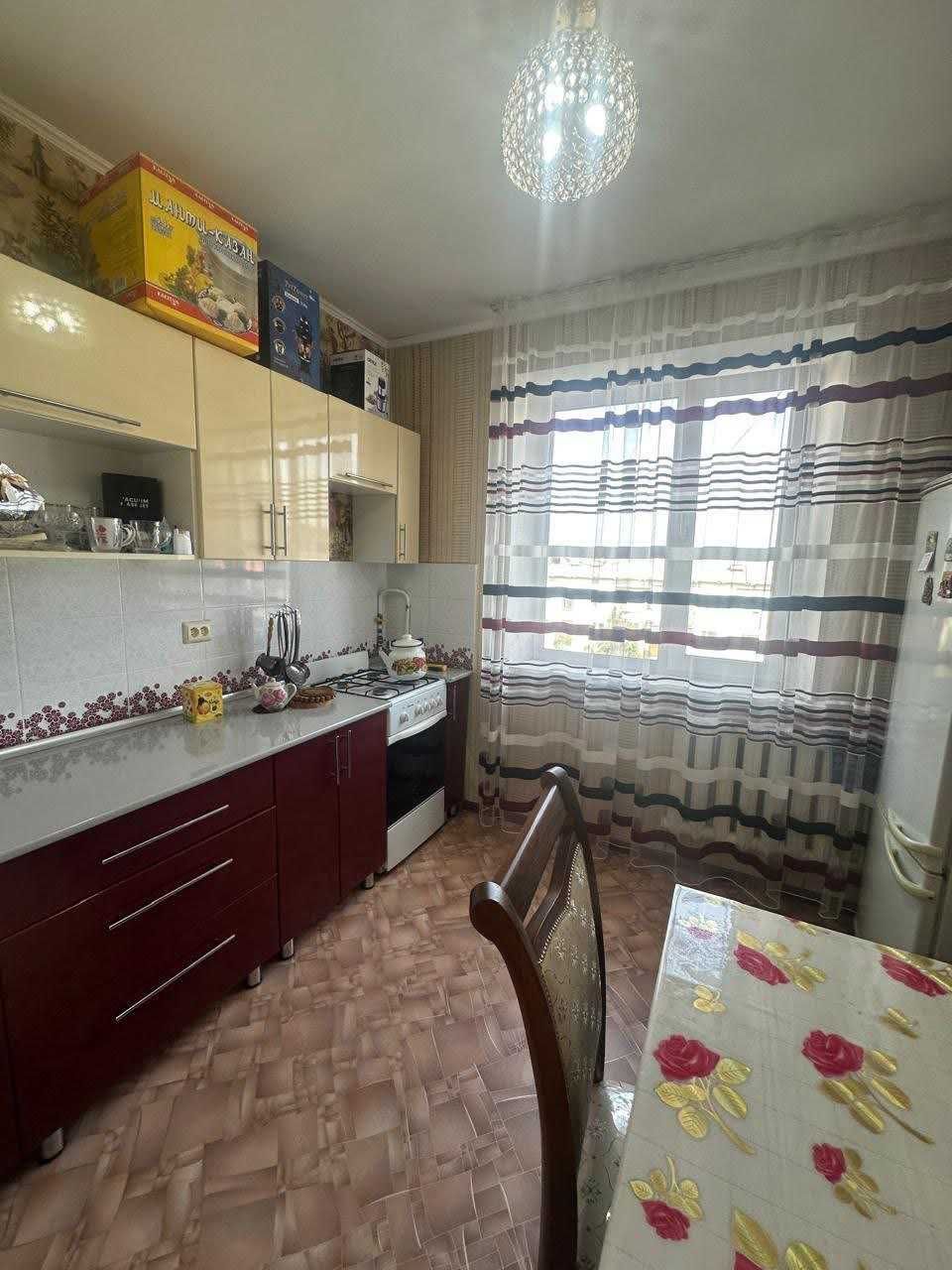 Продаю 2-х комн. Кв 8 микро-районе