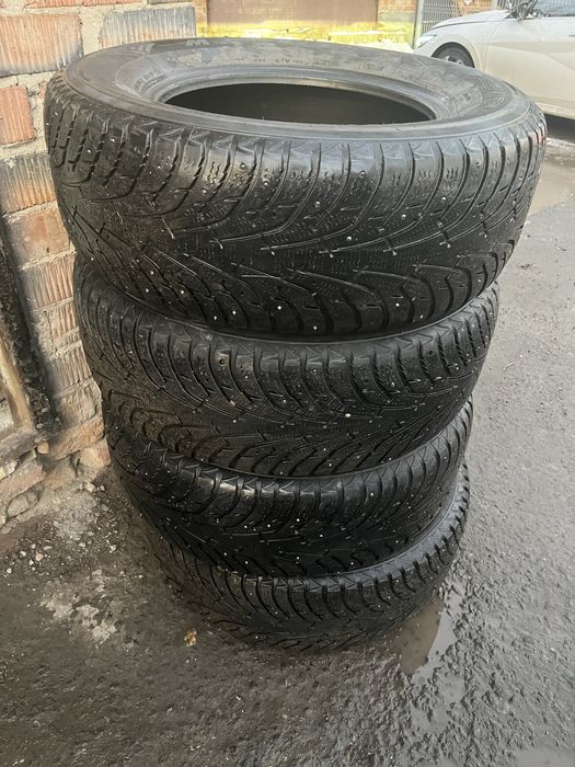 Продам шины на внедорожник.