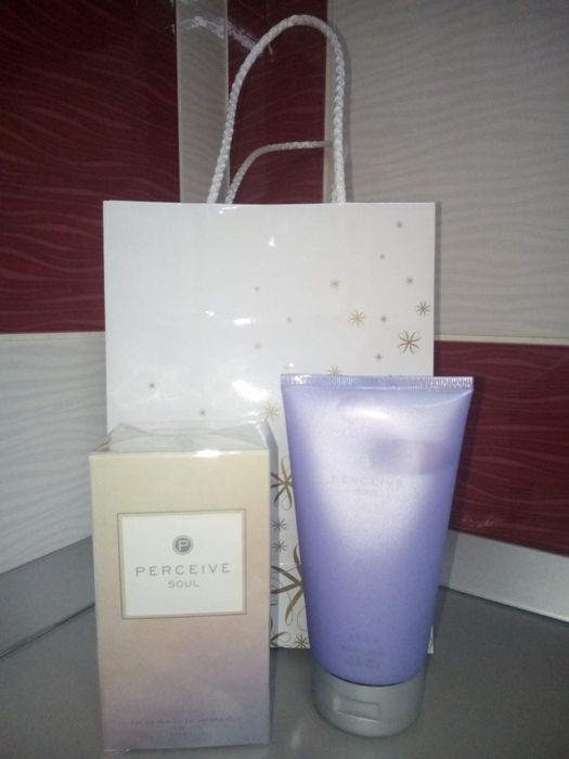 Vand set de parfum+loțiune corp AVON