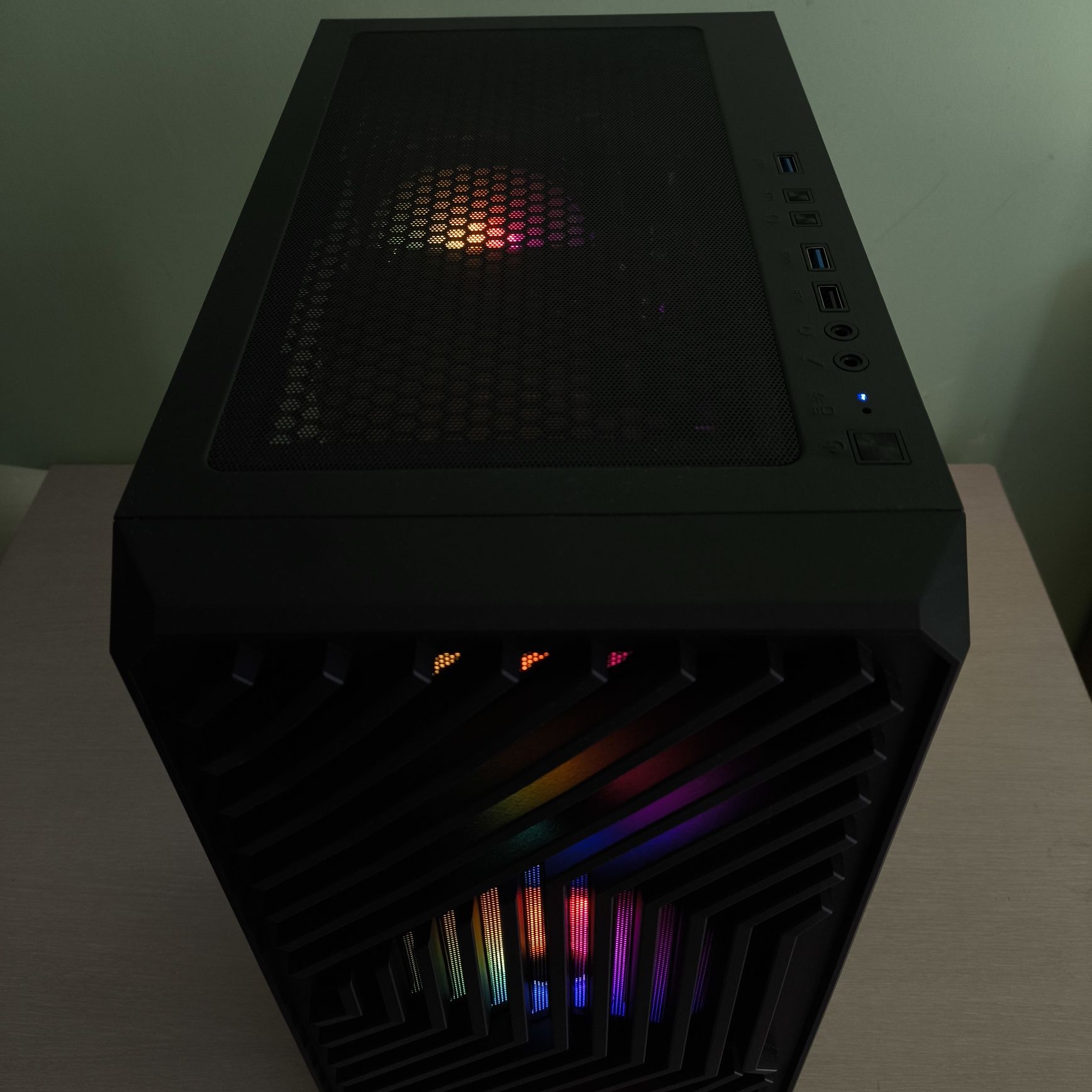Геймърски компютър с Ryzen 5 7500f и RTX 3060 ti
