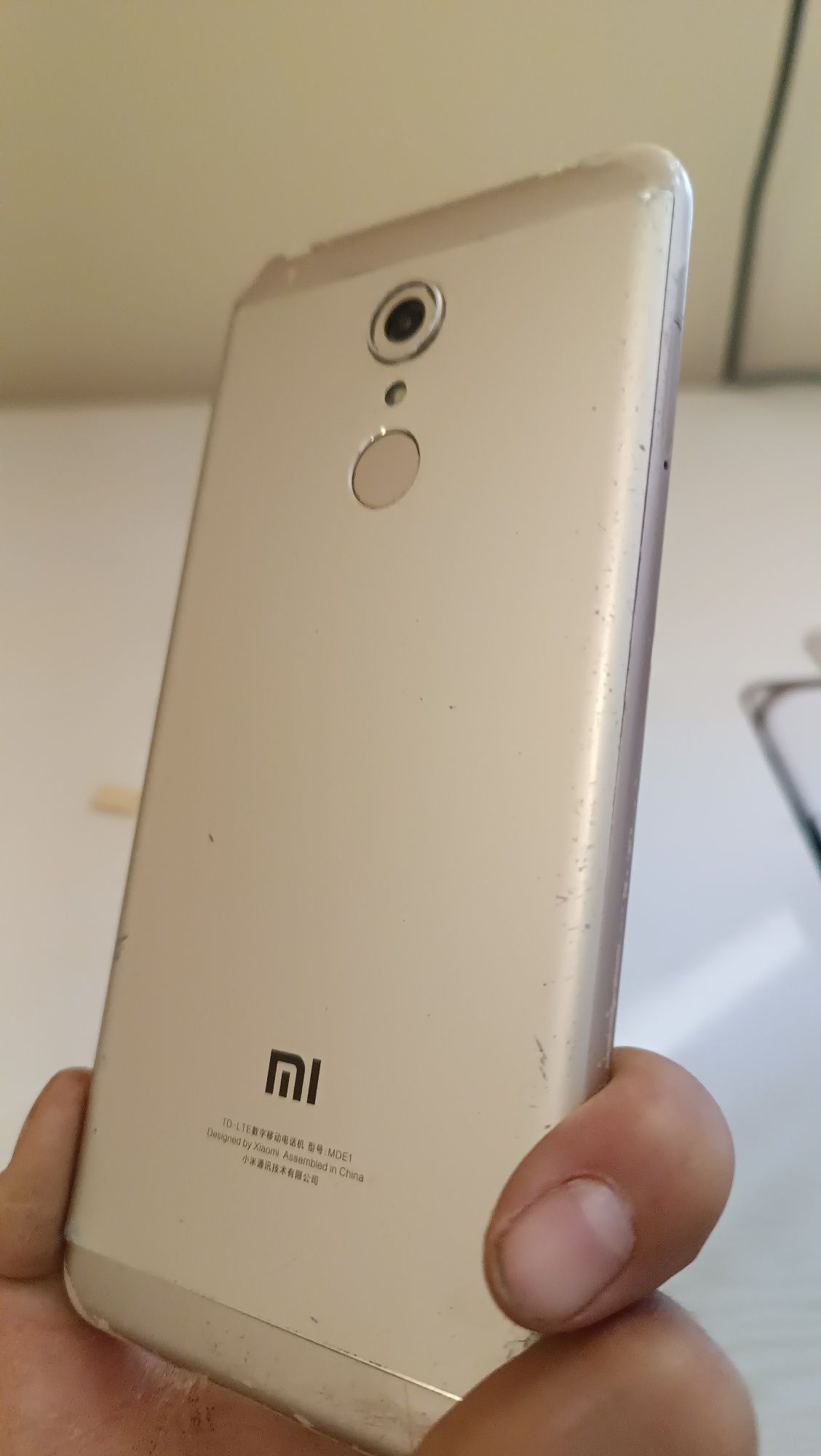 Redmi 5 oladiganlar srochna yozsin