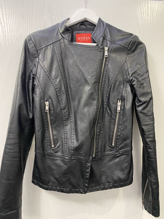 Кожено яке на Guess