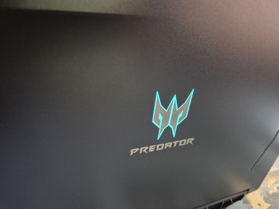 Acer Predator i7-9750H, RTX2070 8GB