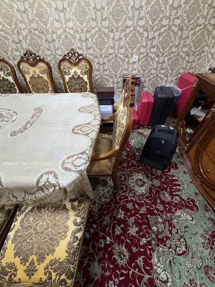 Продаю мебел комплект китайский. Как новая.