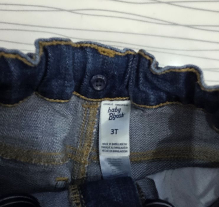 Брюки и рубашки H&M и джинсы Oshkosh на мальчика 2-4 года