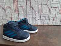 детски маратонки Adidas.кожени кецове,спортни обувки,номер 22за момче