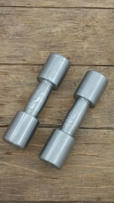 Гантели из цельного металла по 1 кг каждая.