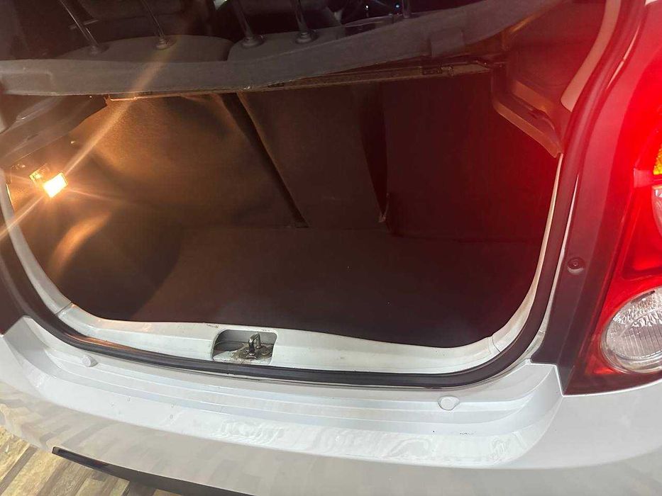 Продается Спарк белый 2021 (oq Spark)